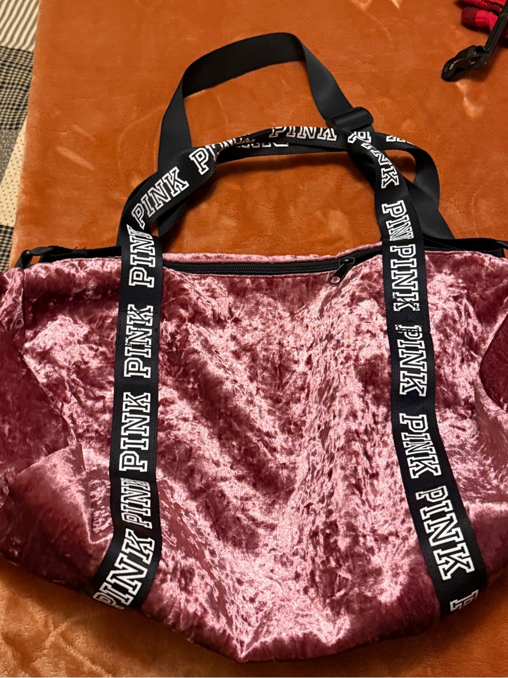 Victoria’s Secret Pink Dusty Pink Velvet Duffle Bag - Picture 4 of 11